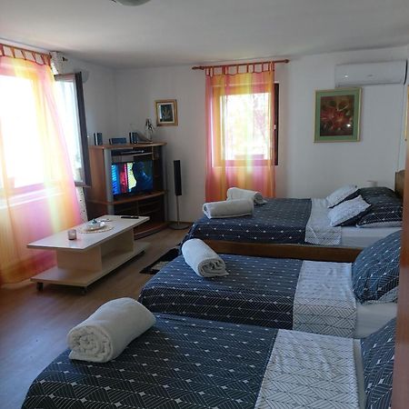 Studio Apartman Kotro Beli Manastir Eksteriør bilde