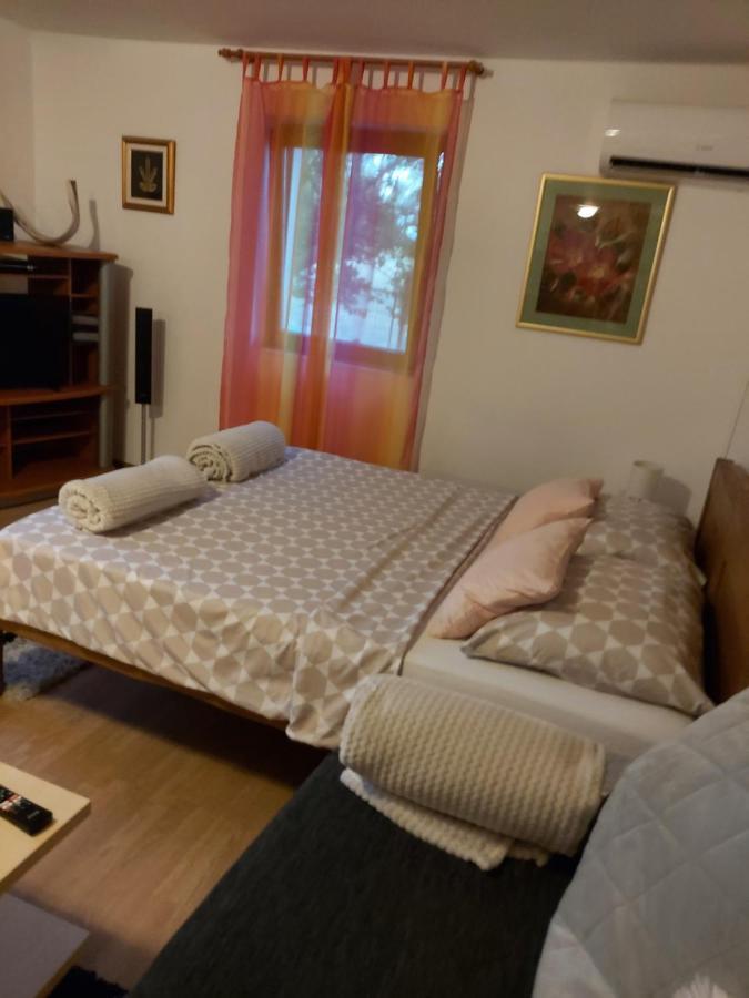Studio Apartman Kotro Beli Manastir Eksteriør bilde