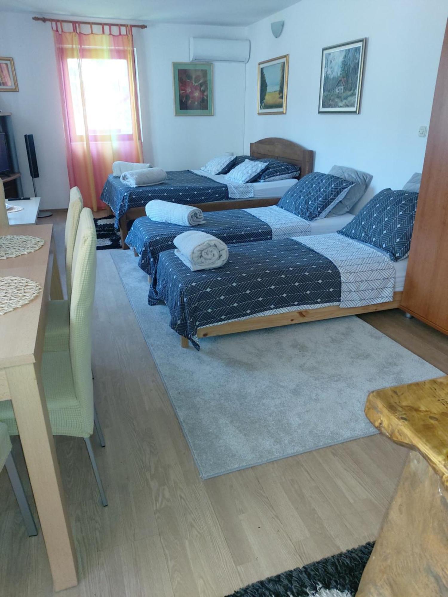 Studio Apartman Kotro Beli Manastir Eksteriør bilde
