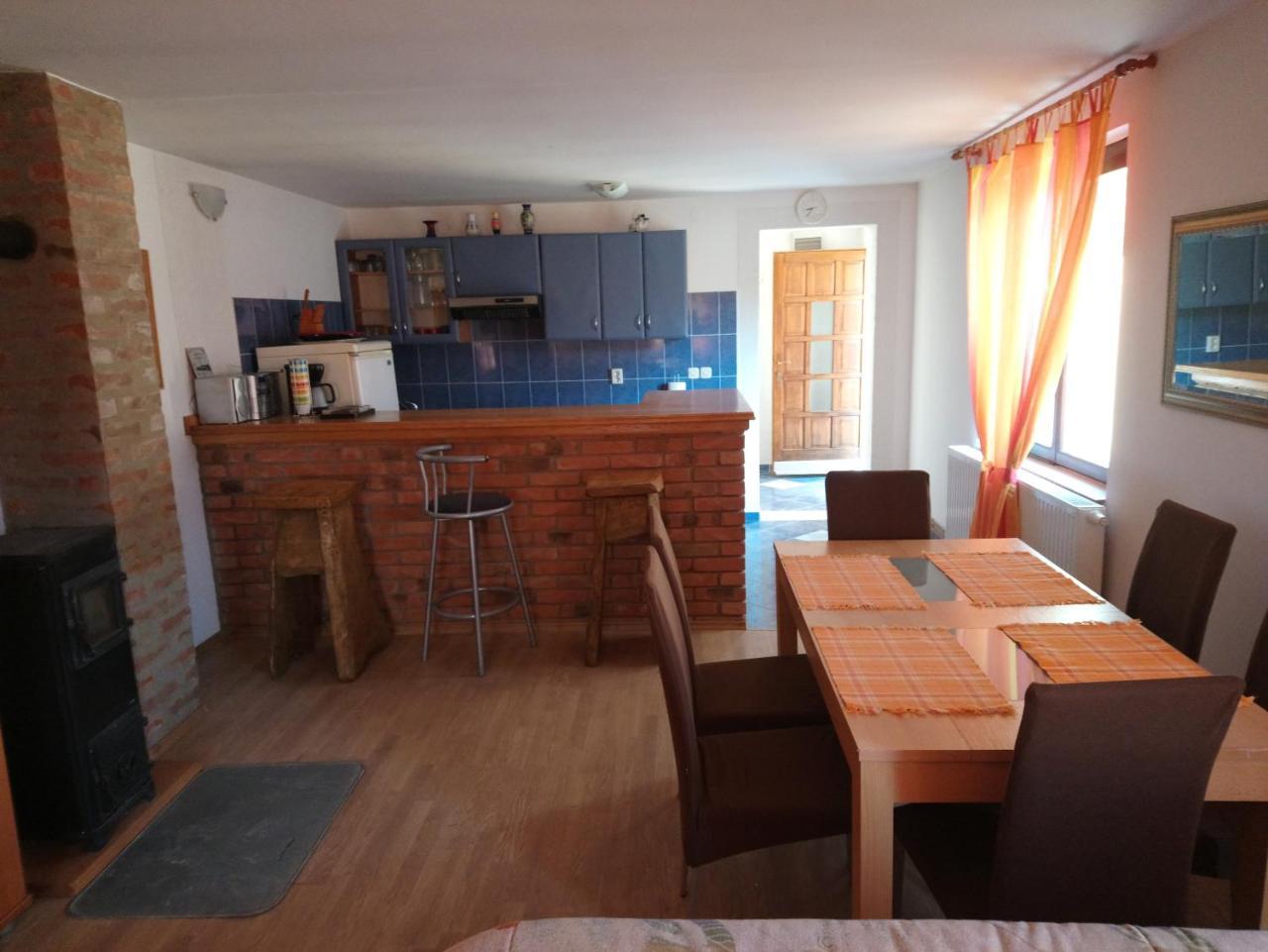 Studio Apartman Kotro Beli Manastir Eksteriør bilde